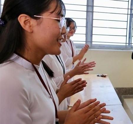 Phải dạy cả văn hóa, đạo đức và những kỹ năng sống