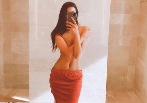 Hậu tin đồn sinh con, Phạm Hương khoe ảnh bán nude táo bạo