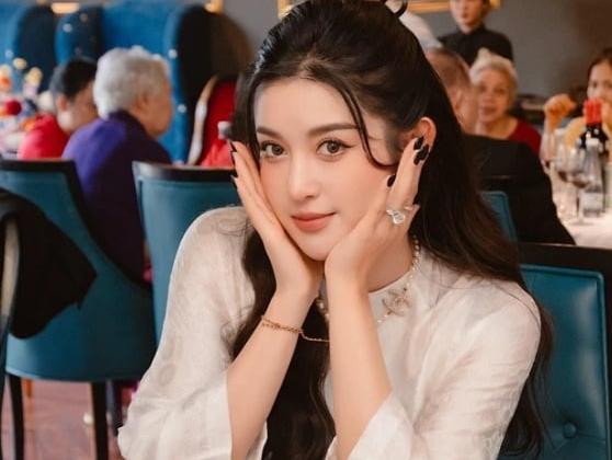 Nghi vấn Á hậu Huyền My bí mật tổ chức lễ ăn hỏi?