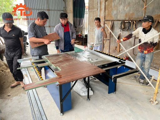 Đánh Giá Máy Cưa Bàn Trượt Điện Máy Tâm Đức: Tại Sao Được Ưa Chuộng?